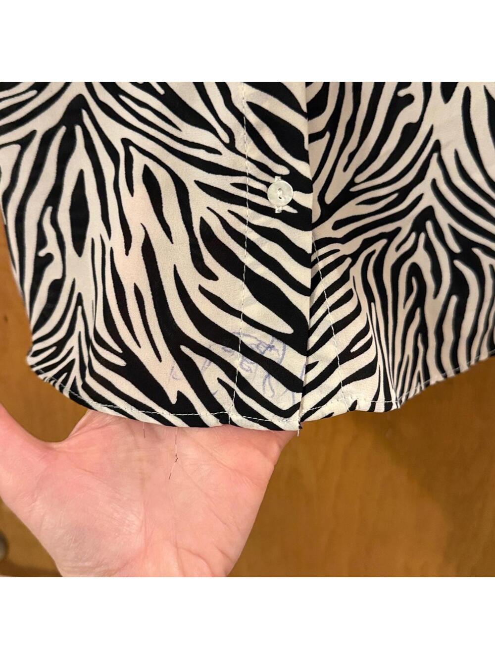 Jones New York Black White Zebra Print Button Down Shirt Women's 1X Lightweight - Picture 2 of 7